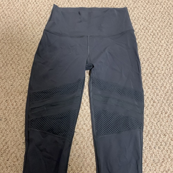 Grey lulu lemon leggings - Picture 2 of 3